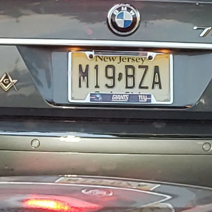 bmw vehicle with visible license plate (2019-09-27)