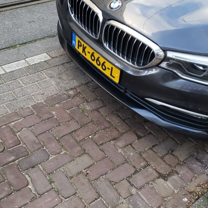 bmw parked on street (2021-10-11)