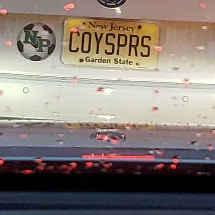 vehicle with vanity plate (2021-12-27)