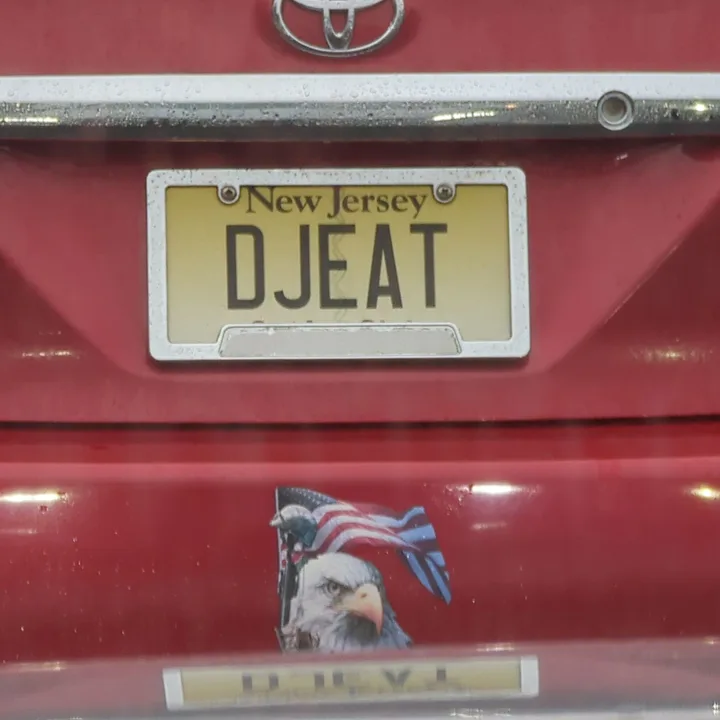 red car with eagle sticker (2022-10-24)