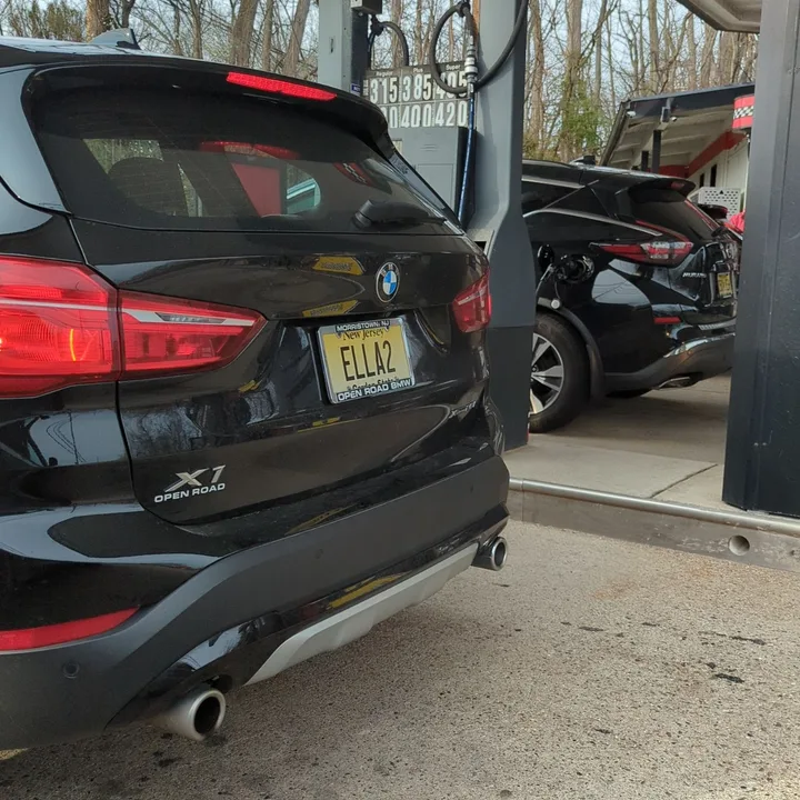 cars at a gas station (2023-04-08)