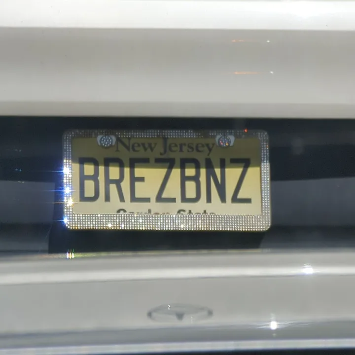 mercedes with vanity plate (2023-04-11)