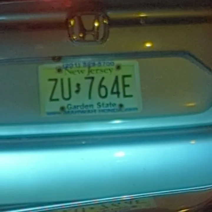 car with new jersey plate (2023-12-10)