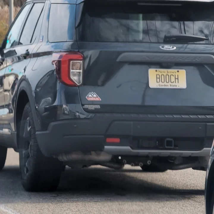 black ford explorer (2025-11-15)